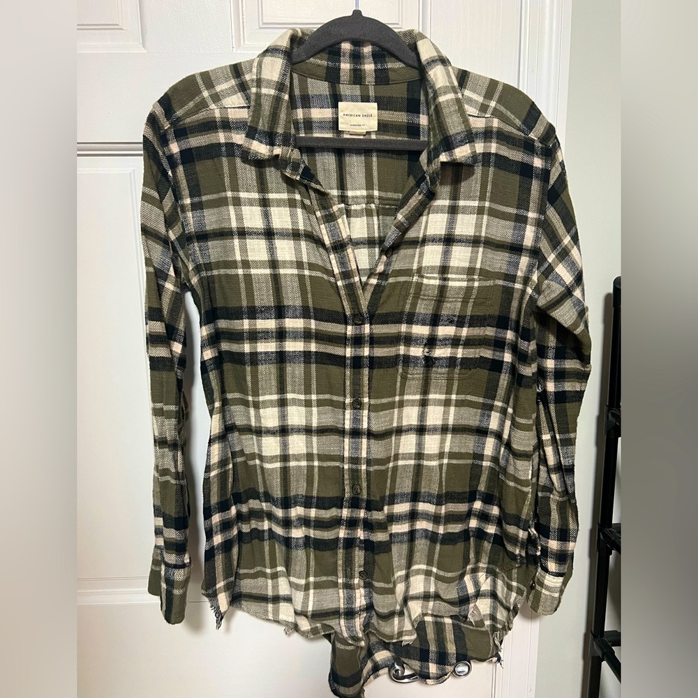 American Eagle Outfitters Green Long Sleeve Destroyed Flannel